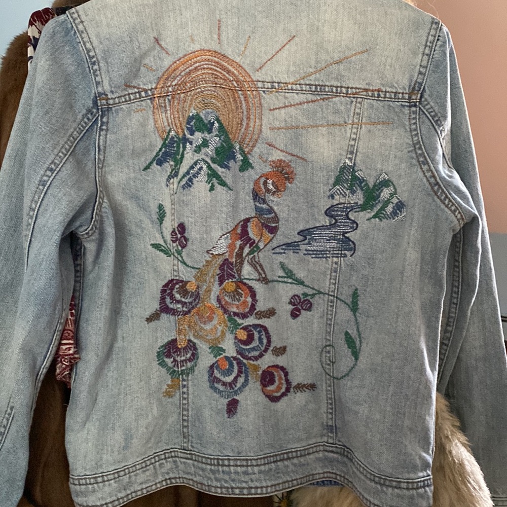 AEROPOSTLE EMBROIDERED JEAN JACKET SIZE M PEACOCK SOFT WORN AND COMFY